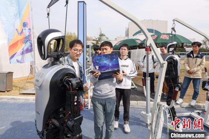 全球首个人形机器人半程马拉松赛将在北京亦庄