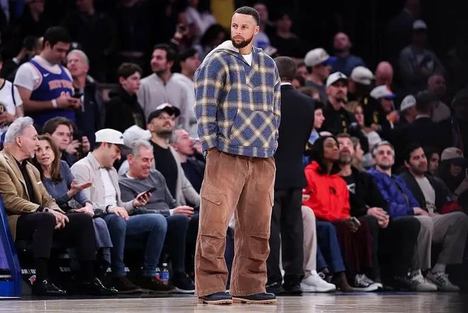 库里坚持不放弃赛季 病痛难阻勇士征程