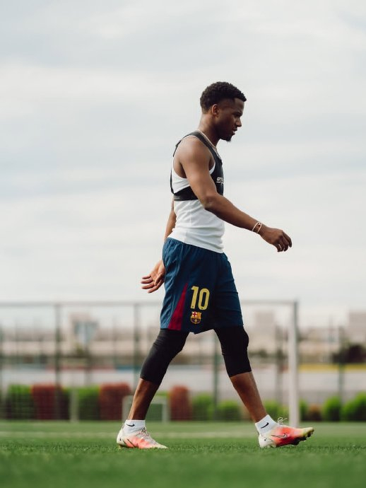 博格巴与法蒂携手训练巴萨战术布局再升级