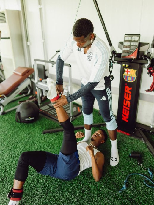 博格巴与法蒂携手训练巴萨战术布局再升级