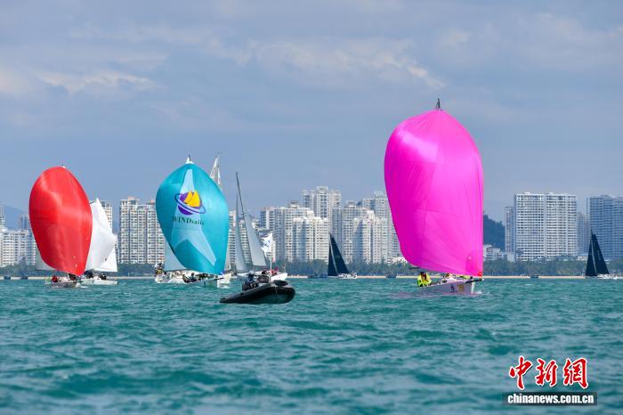 第十四届环海南岛国际大帆船赛在三亚拉开序幕