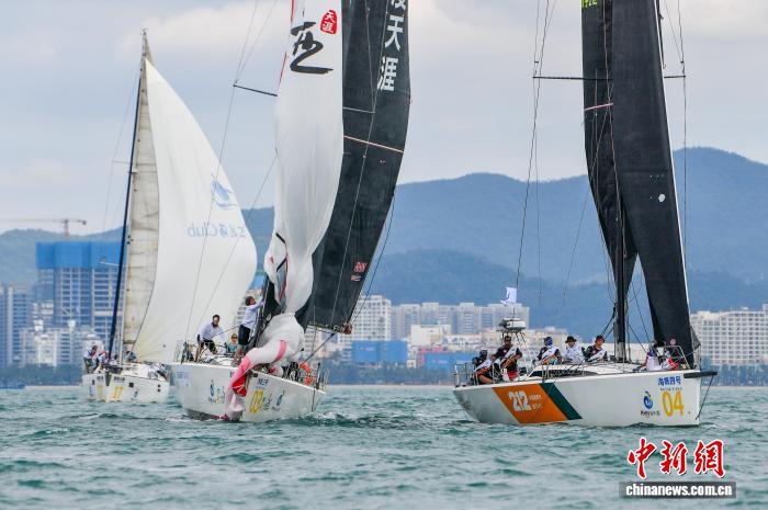 第十四届环海南岛国际大帆船赛在三亚拉开序幕
