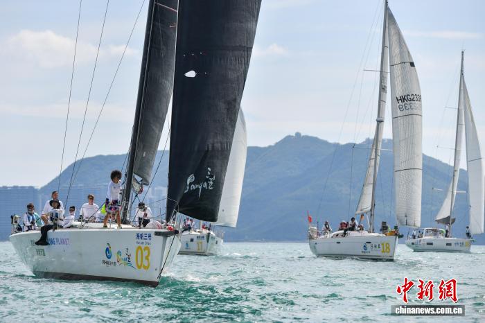 第十四届环海南岛国际大帆船赛在三亚拉开序幕