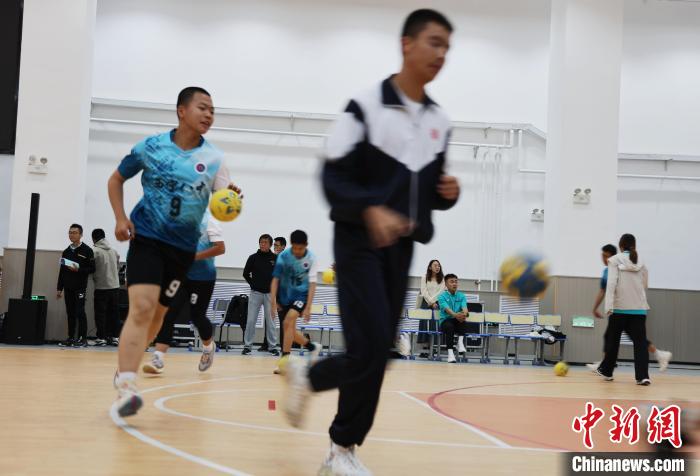 西宁校园体育进入新阶段：手球在青少年中生根